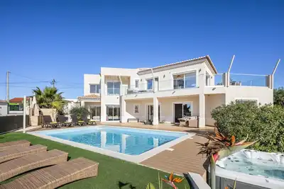 Image de Villa Rosati - Villa de luxe avec piscine privée et jacuzzi à proximité du centre ville