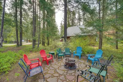Image de 1 Mi to Lake Easton: Cozy Cascades Cabin!