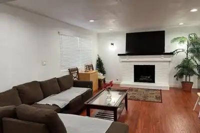 Image de Charming 4-bedroom bungalow in Baldwin Park with WiFi and Ac