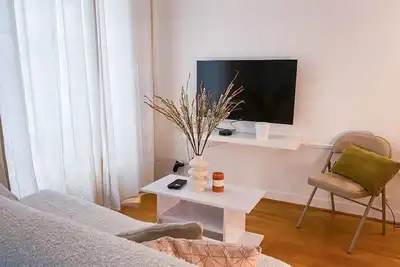 Image de Vivez Paris à Côté de la Tour Eiffel