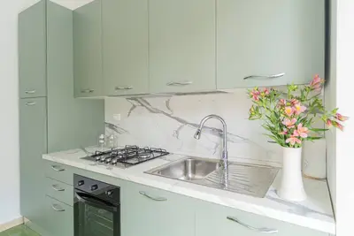 Image de New apartment, within walking distance of the historic center.