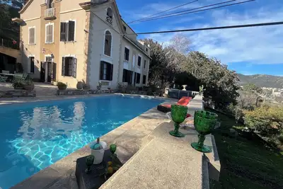 Image de Rdc de chaussee maison de maitre pour 6 personnes avec piscine et jacuzzi