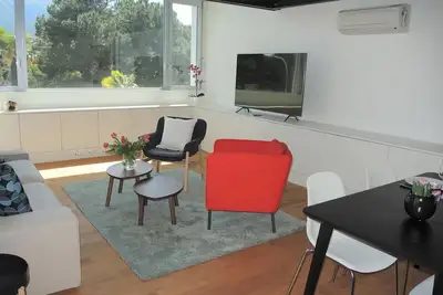 Image de Great city apartment in a prime location right on the lake promenade