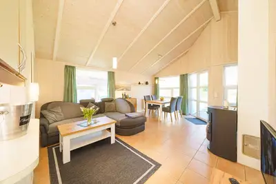 Image de Relax in the Otter vacation home: a cozy retreat by the North Sea!