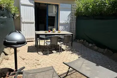 Image de Mazet climatisé 3 pièces avec piscine et parking, quartier calme, Le Lavandou