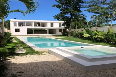 11Br 2 Pools Hacienda Zalama