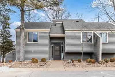 Lionshead Lake Retreat