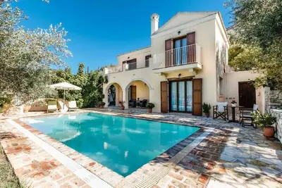 Villa Dafne Summary: