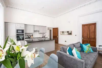 Host & Stay | The Montague