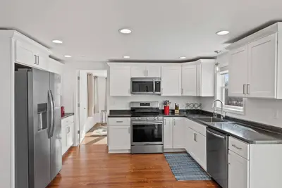 Image de Charming 3-bedroom newly renovated house located in the Village of Amherst