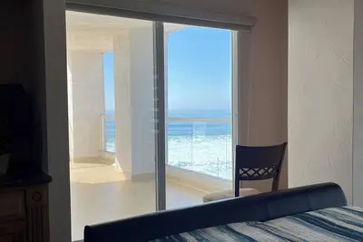 Charming 2-bedroom beach condo with pool, in fabulous Playas de Rosarito Mx
