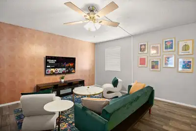 Image de Orange Austin Pad! Short Distance to Dtx, 6th