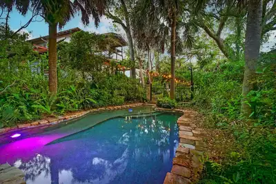 Image de High House by Stone Bridge & Sunken Garden