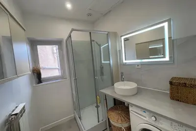 Image de De Vinci appartement F3 au 1er étage à 200 mètres des termes + parking privé