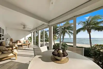 Image de Beachfront walkout with amazing patio & view