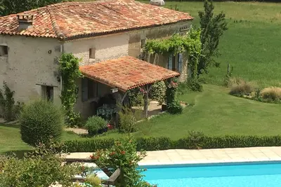 Image de Charming 3-bedroom house, wi-fi and pool. Disconnect in beautiful countryside.