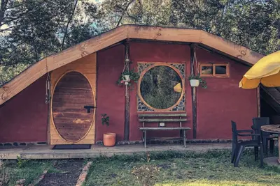 Image de Hobbit mud house with stunning mountain views