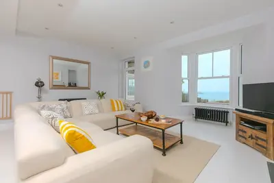 Image de Heatherleigh, Carbis Bay – Sleeps 8 – Ocean Views – Luxury – Parking