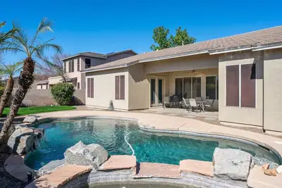 Image de Modern Home in Gilbert, Az with Pool/Hot Tub!