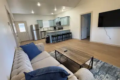 Image de Brand New Charming 2b/2b in Chickasha, Near Downtown!