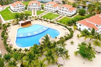 Image de Beachfront Vibes + Pool, Spa & Ocean Views