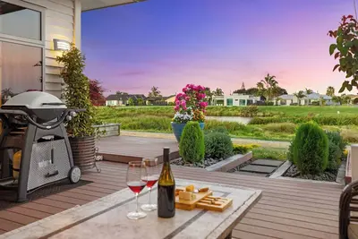 Image de Serene Retreat - Papamoa Beach Holiday Home