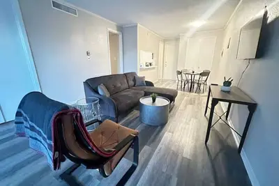 Image de Bright, Modern Spot Near Houston’s Top Attractions