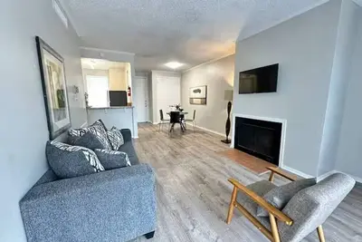 Image de Humble Houston Getaway w/  Prime Bay Area Location