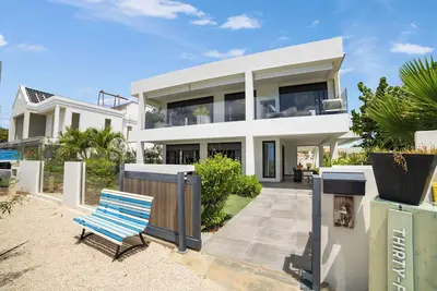 Image de Villa Thirty Four - Luxurious villa located on the Boulevard.