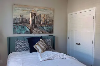 Image de Charming 2-bedroom condo with WiFi, Ac in brilliant Carrollton 10 min from beach