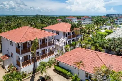 Image de Spacious Luxury by the Ocean | Kayak. Pool