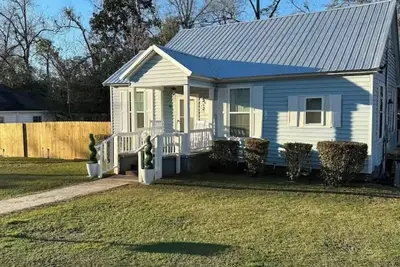 Image de Charming 2-bedroom house in Monroeville with Wi-Fi and Ac.