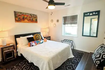 Image de New! Lakefront Hideaway - Peaceful & Serene & Filled w Nature