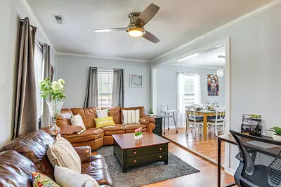 Image de 9 Mi to Downtown: Sanford Home w\/ Hot Tub