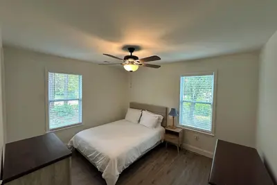 Image de Beautiful 5 Bedrooms in Newly Furnished Home in Desirable Martinez Area