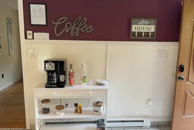 Image de Charming 3-bedroom Family Getaway in Queensbury with WiFi and Ac