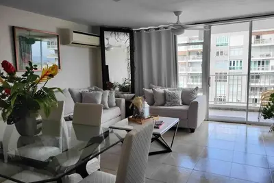 Image de Unique beachfront apt on the best urban beach!