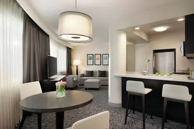 Image de Radisson Hotel Vancouver Airport - Apartment Suites 1King Bedroom - Full Kitchen