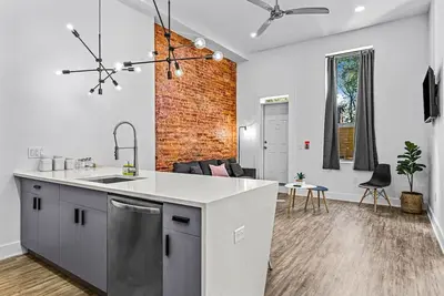 Image de 14-2 Luxury Loft-Free Parking- 1st flr