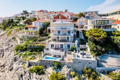 Image de Blue Views Villa with Heated Pool & Jacuzzi
