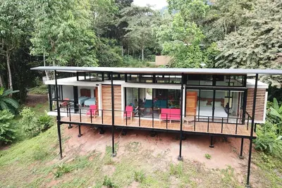 Image de SinfonĂa Tropical, ocean view, 5 minutes drive to Playa Linda, 15 to Dominical, wifi Starlink