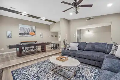 Image de Charming Bedford 4br Gameroom