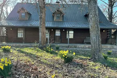 Image de Rustic but elegant 4-bedroom farmhouse in Canton with WiFi and Ac