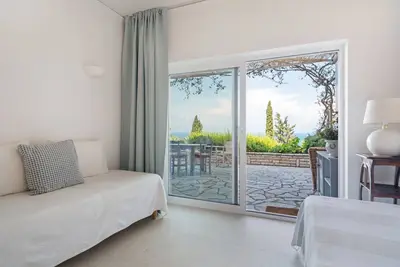 Appartement 'Myrto Homes Agios Nikitas Lefkada 6' avec vue sur la mer, Wi-Fi et climatisation