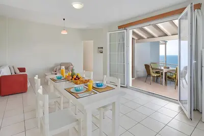 Image de Appartement \"supérieur\" avec vue sur la mer, Wi-Fi et climatisation