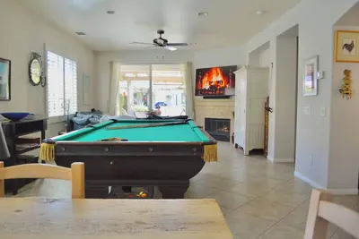 Image de Resort Style Home- Pool Table- Walking Distance to Coachella Fest & Stagecoach