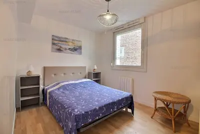 Image de Appt en centre ville et 2 mn de la plage, au 1er étage pour 4 personnes