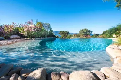 Homerez - Charmante maison à Olmeto avec piscine partagée