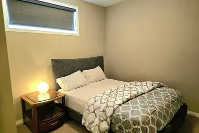 Image de Charming 2-Bedroom Basement Suite: Comfort & Convenience Await in Prime Location