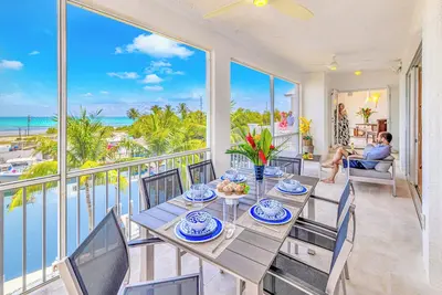 Image de Ocean View Two Duplex Penthouses / Retreat amenities: tennis court, heated Pool | Vista Key